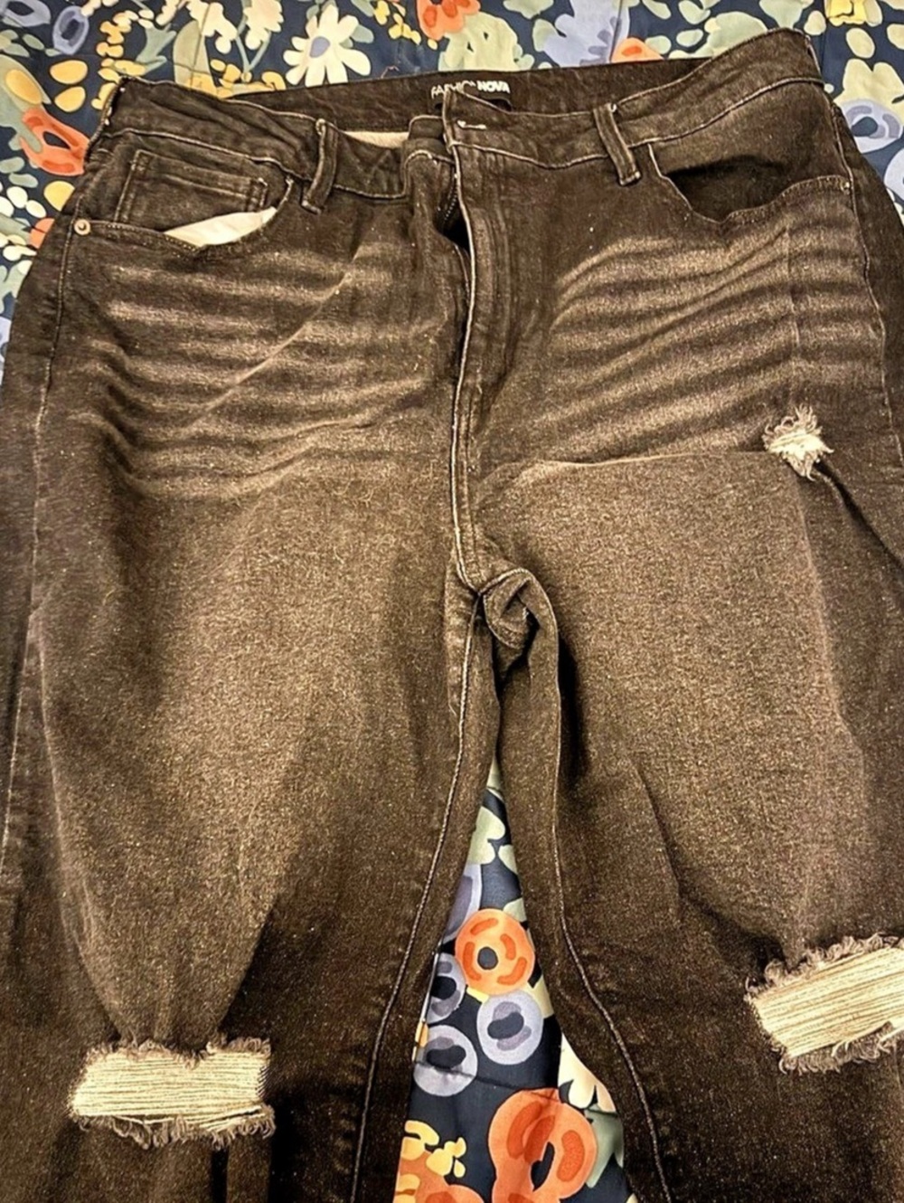 Fashion Nova Distressed Skinny Jeans in Black Size 18